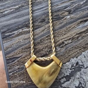 Crown Trifari Gold-Tone Women's Necklace 16total" with Marbled Cream Pendant 2"w